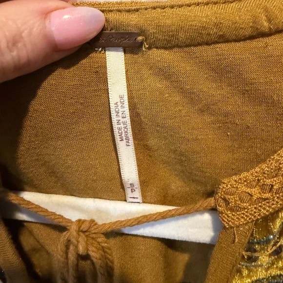 Free People Hearts Aflame Oversized Gold Velvet Embroidered Blouse - Picture 10 of 11